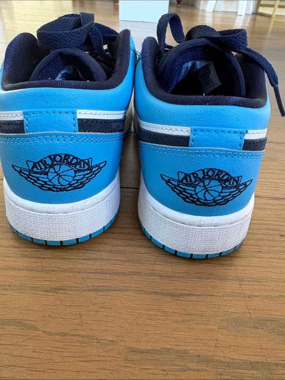 Jordan Kids' Grade School Air Jordan 1 Low Basketball Shoes